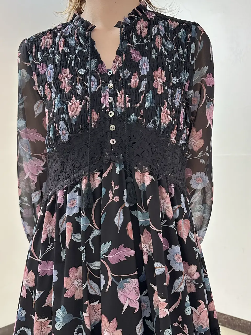 GRACE CONTINENTAL The Banquet Kogane. コーディネート画像