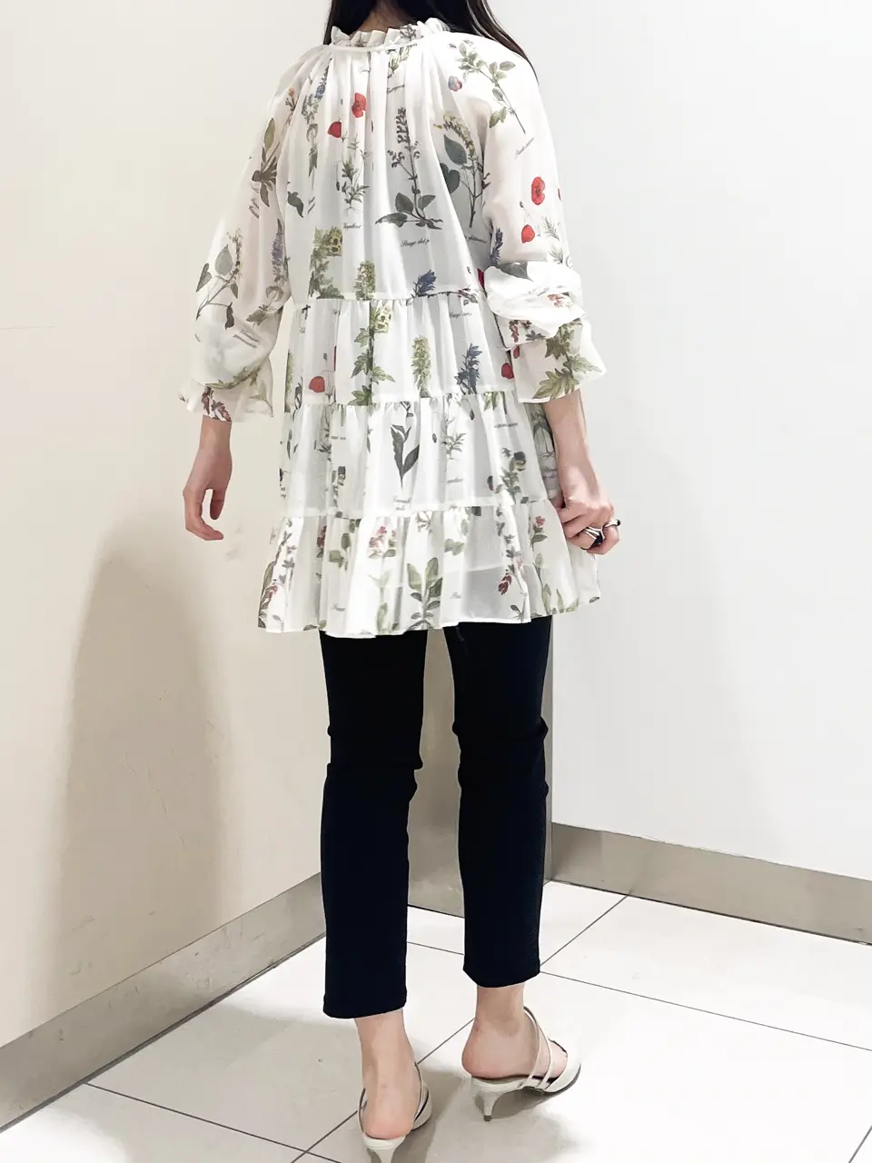 GRACE CONTINENTAL The Banquet nao コーディネート画像