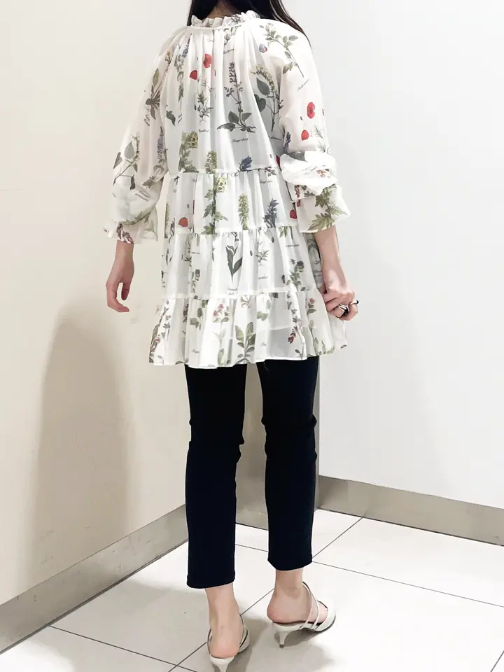 GRACE CONTINENTAL The Banquet nao コーディネート画像