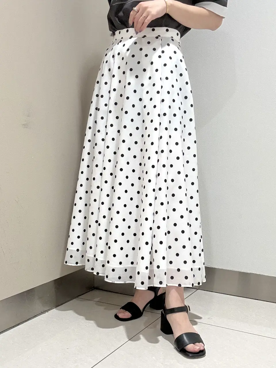 GRACE CONTINENTAL The Banquet FUKUSHIMA YURIE コーディネート画像