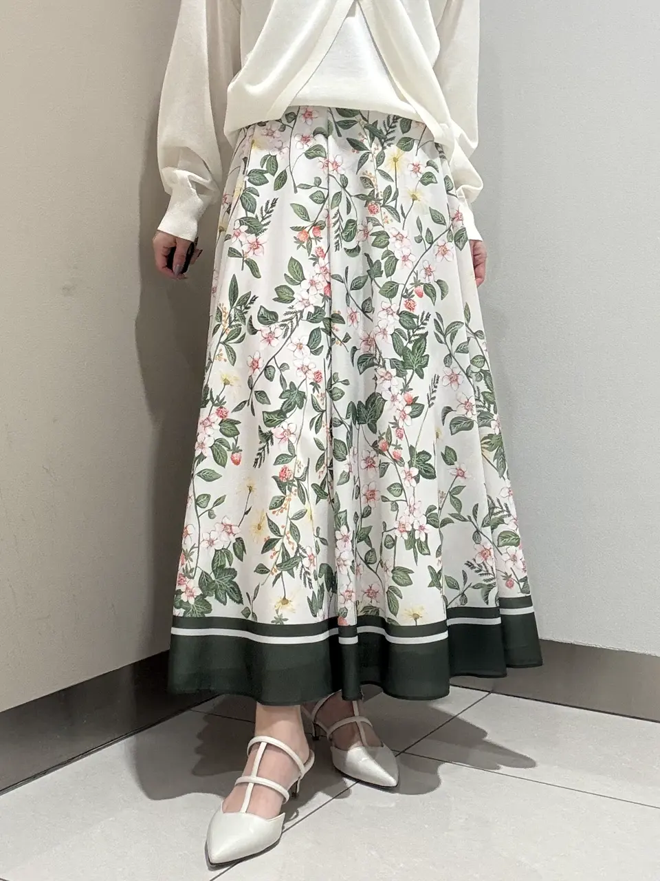 GRACE CONTINENTAL The Banquet FUKUSHIMA YURIE コーディネート画像