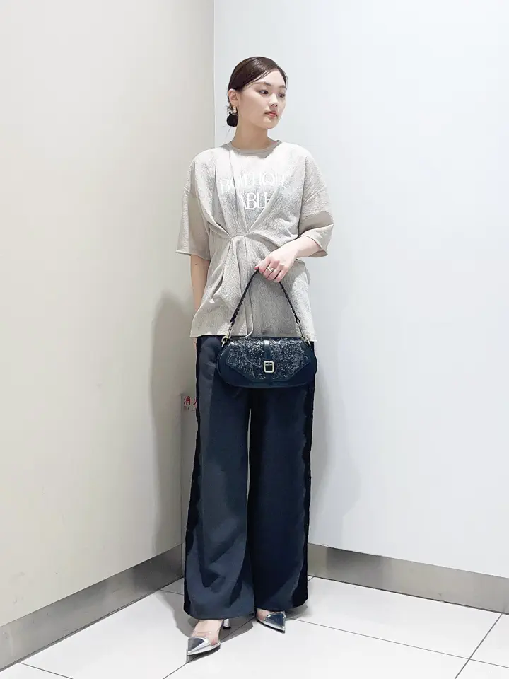 GRACE CONTINENTAL The Banquet nao コーディネート画像