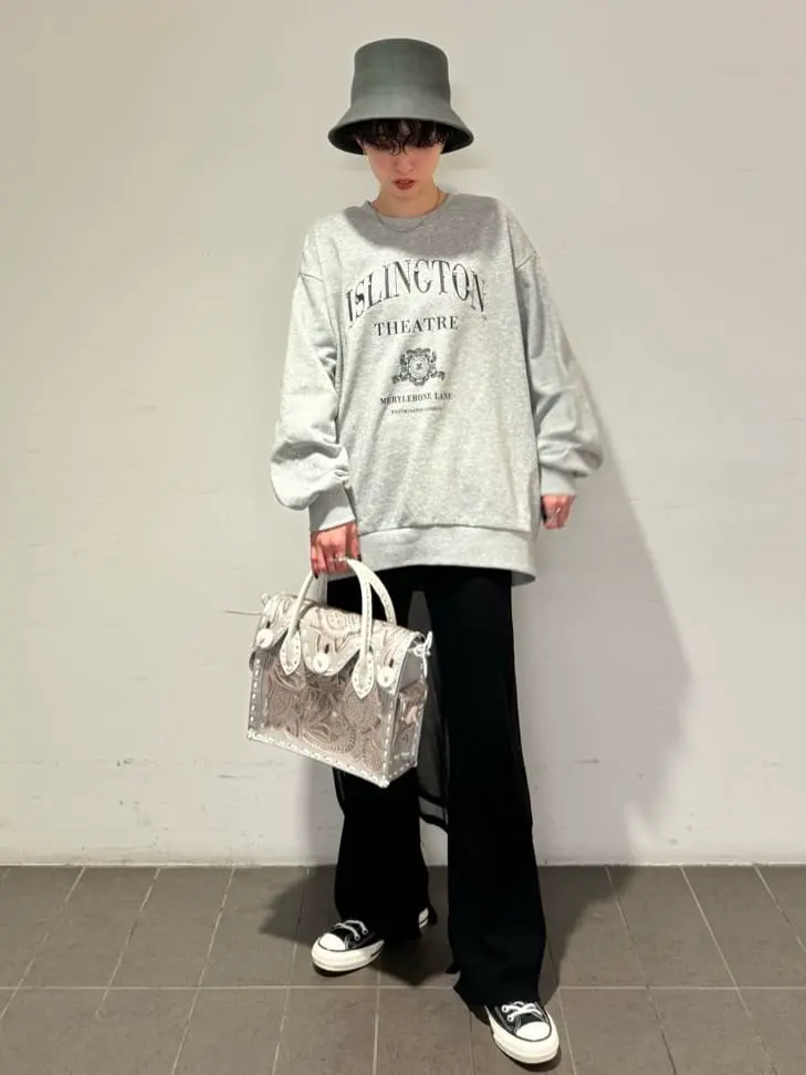 Carving Tribes 村上 麗華 コーディネート画像