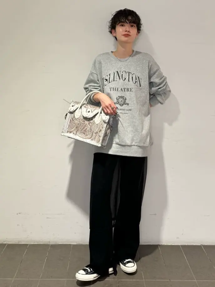 Carving Tribes 村上 麗華 コーディネート画像