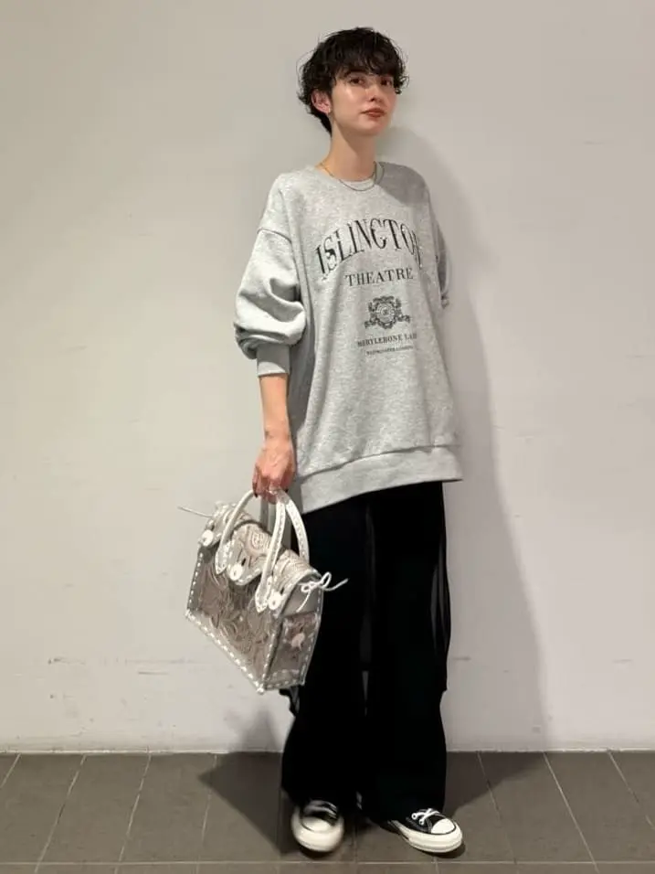 Carving Tribes 村上 麗華 コーディネート画像