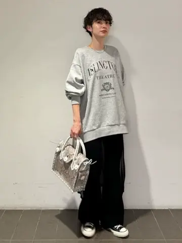 Carving Tribes 村上 麗華 コーディネート画像