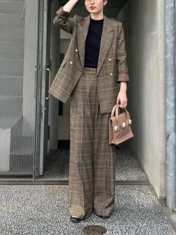 Carving Tribes 村上 麗華 コーディネート画像