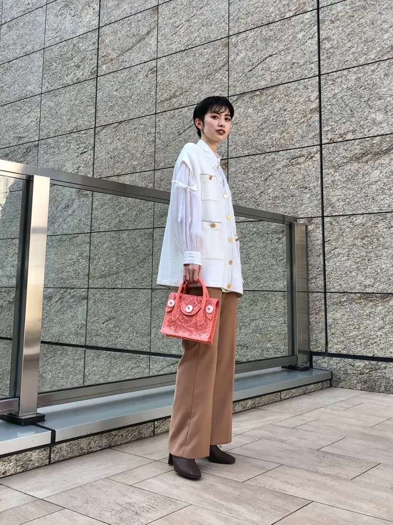 Carving Tribes 村上 麗華 コーディネート画像