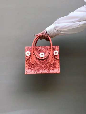 Carving Tribes 村上 麗華 コーディネート画像