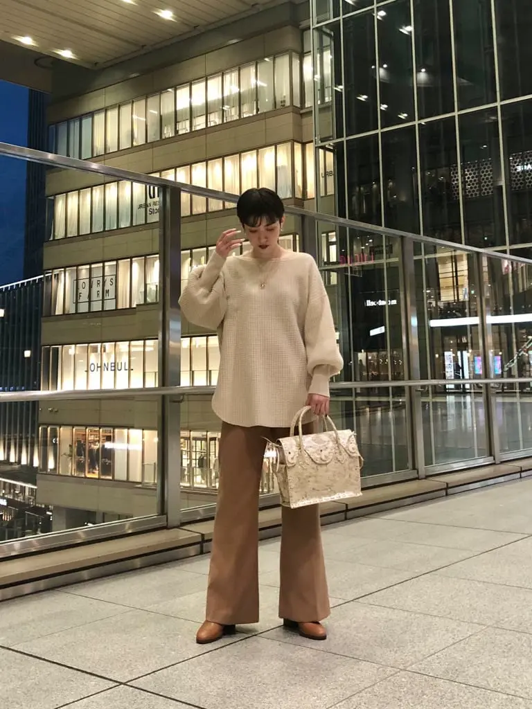 Carving Tribes 村上 麗華 コーディネート画像