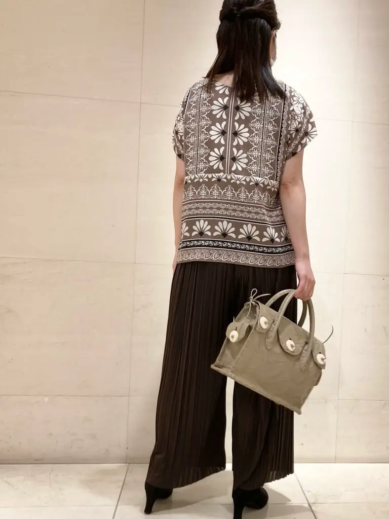 Carving Tribes 小池　悠花 コーディネート画像