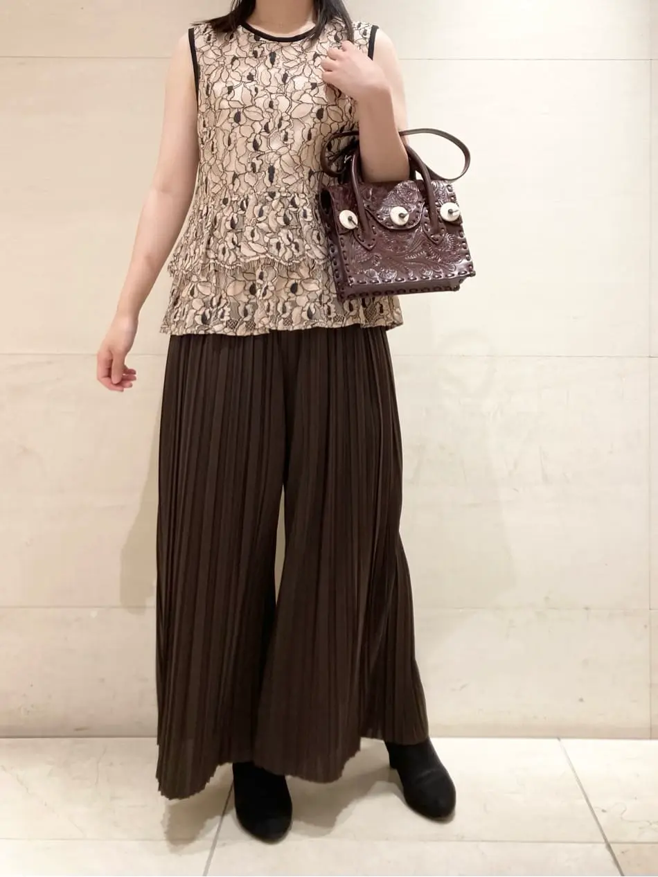 Carving Tribes 小池　悠花 コーディネート画像