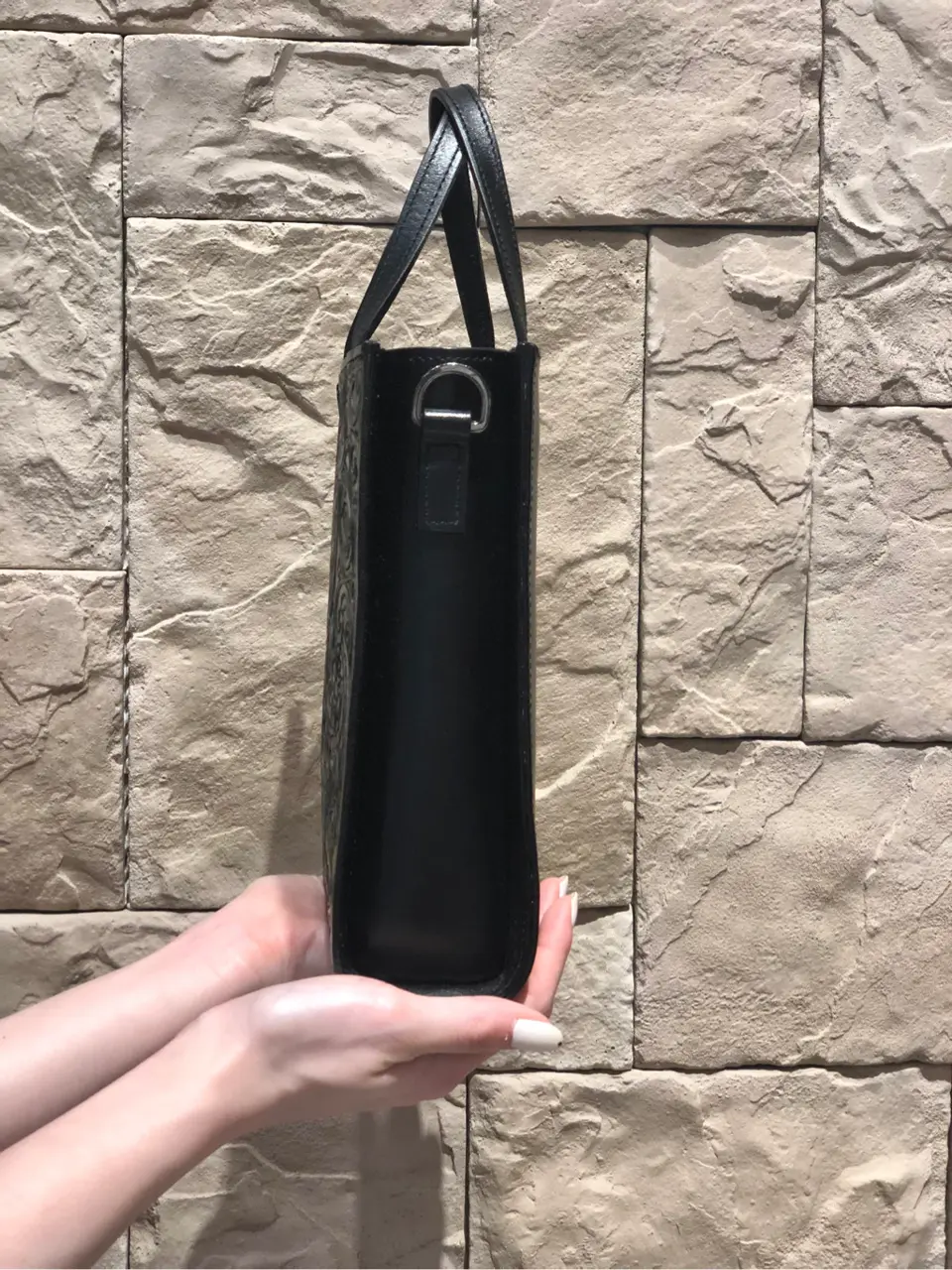 Carving Tribes 村上 麗華 コーディネート画像