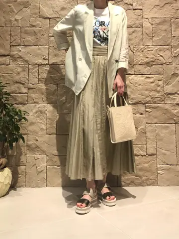 Carving Tribes 村上 麗華 コーディネート画像