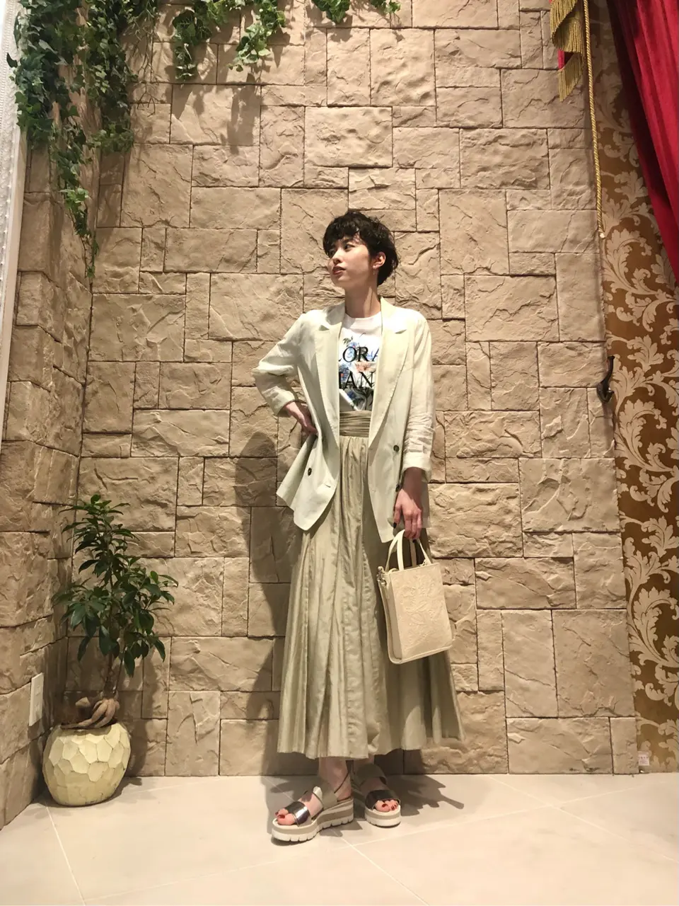 Carving Tribes 村上 麗華 コーディネート画像