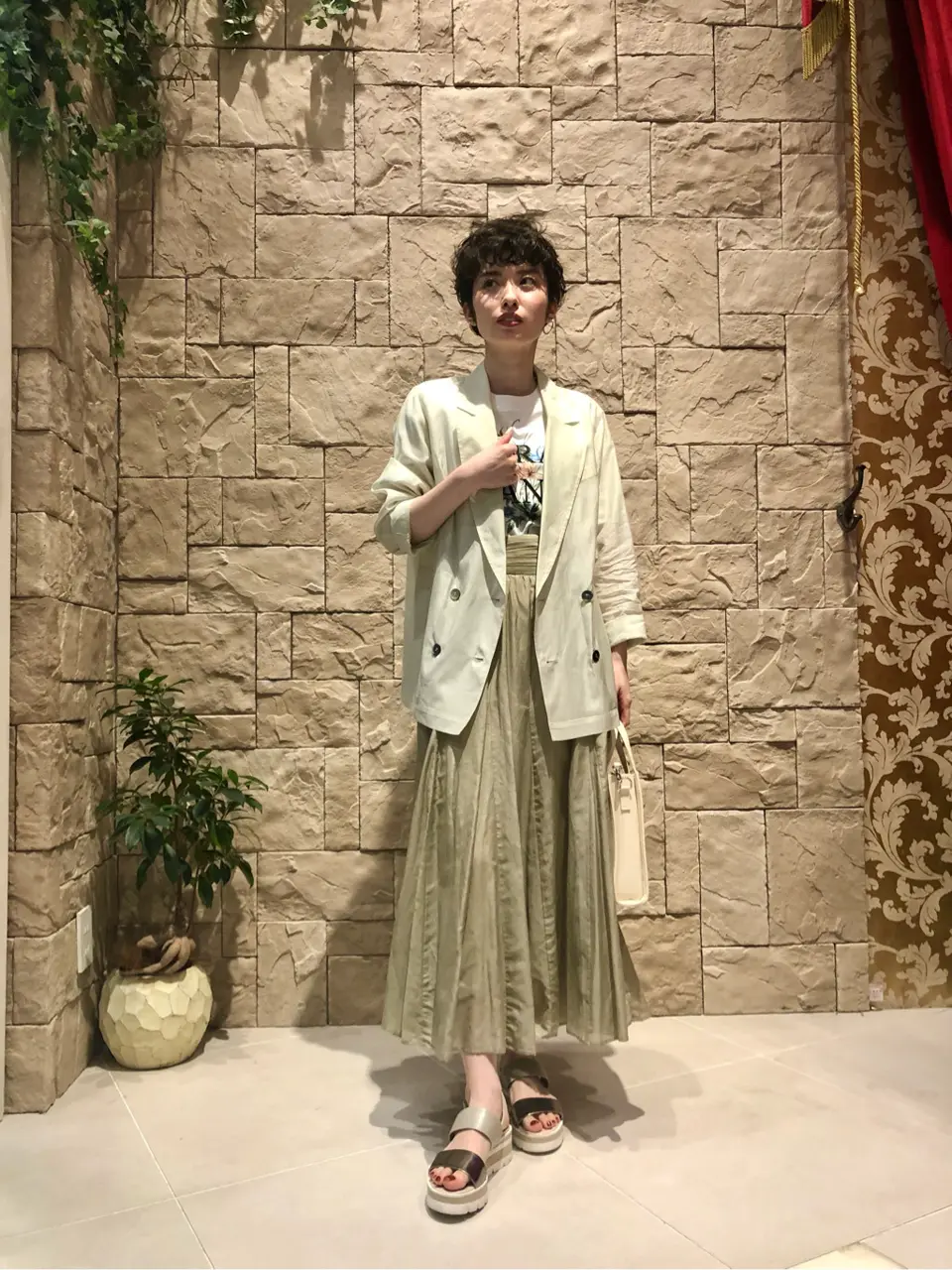 Carving Tribes 村上 麗華 コーディネート画像