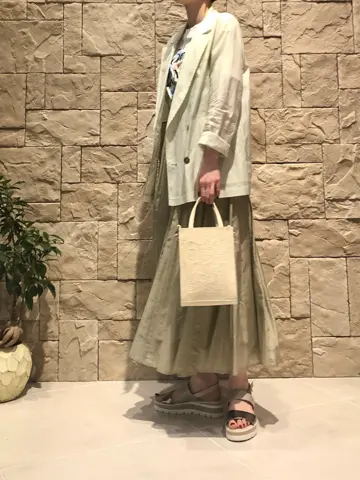 Carving Tribes 村上 麗華 コーディネート画像