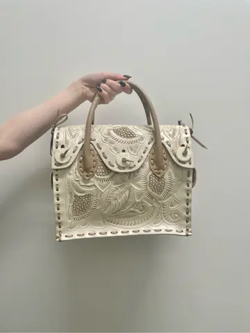 Carving Tribes 村上 麗華 コーディネート画像