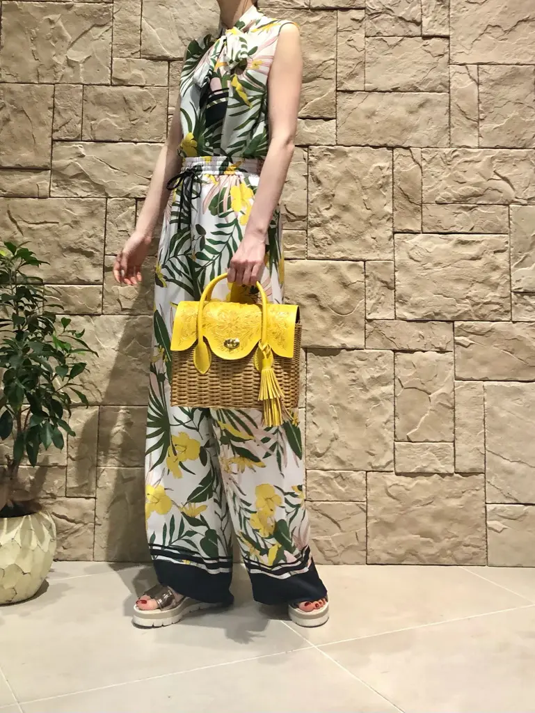 Carving Tribes 村上 麗華 コーディネート画像