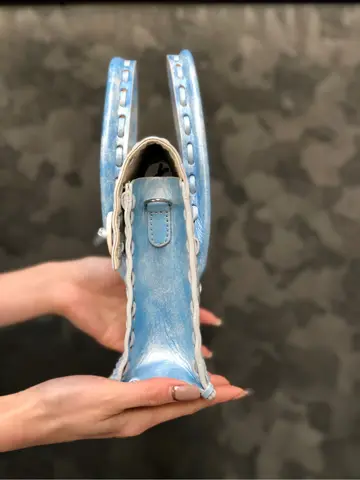 Carving Tribes 村上 麗華 コーディネート画像