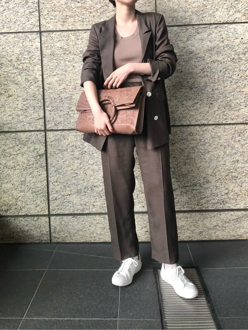 Carving Tribes 村上 麗華 コーディネート画像