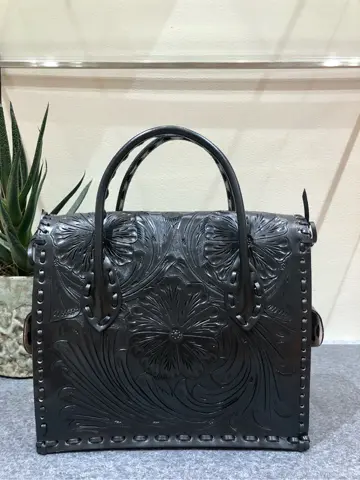 Carving Tribes 村上 麗華 コーディネート画像