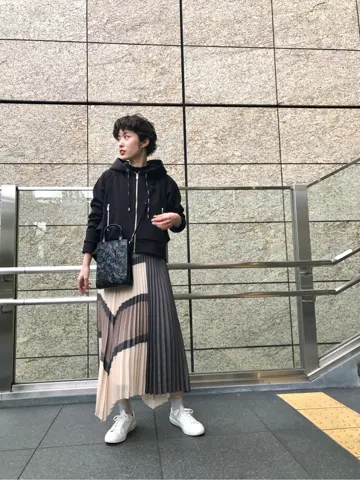 Carving Tribes 村上 麗華 コーディネート画像