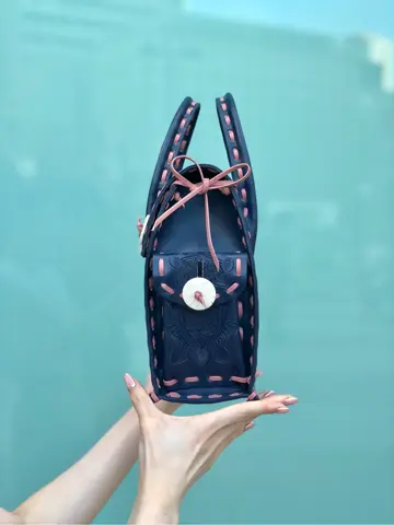 Carving Tribes 村上 麗華 コーディネート画像