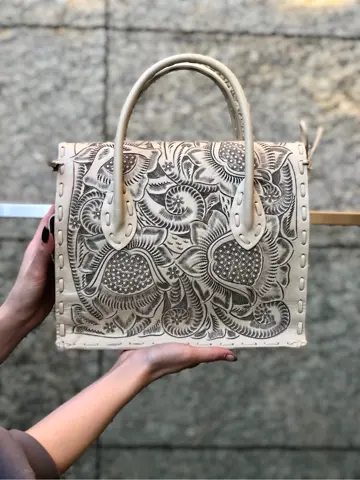 Carving Tribes 村上 麗華 コーディネート画像