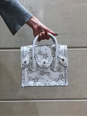 Carving Tribes 村上 麗華 コーディネート画像