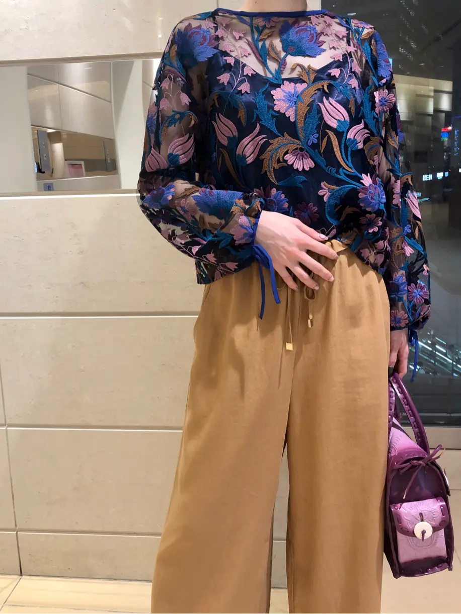 Carving Tribes 村上 麗華 コーディネート画像