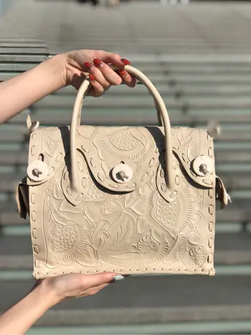 Carving Tribes 村上 麗華 コーディネート画像