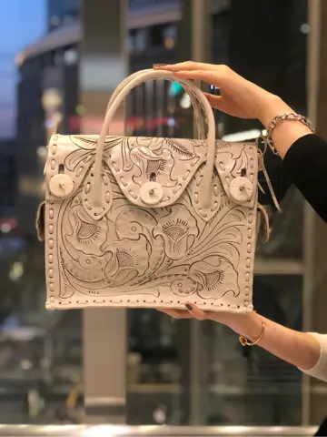 Carving Tribes 伊藤　静華 コーディネート画像