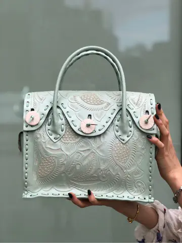 Carving Tribes 伊藤　静華 コーディネート画像