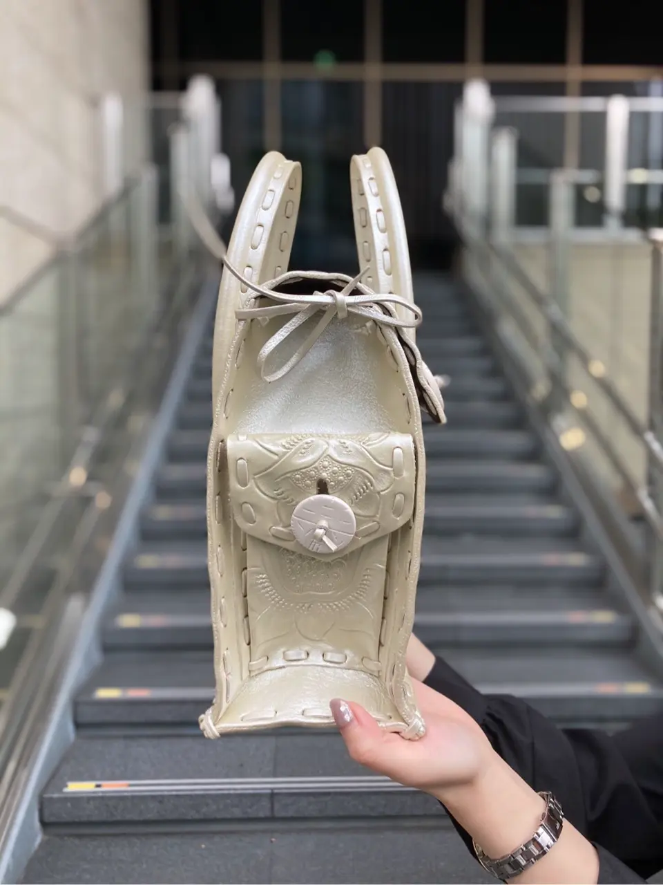 Carving Tribes 岩木　茉利奈 コーディネート画像