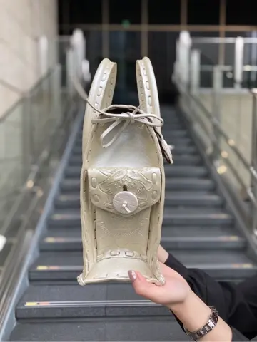 Carving Tribes 岩木　茉利奈 コーディネート画像