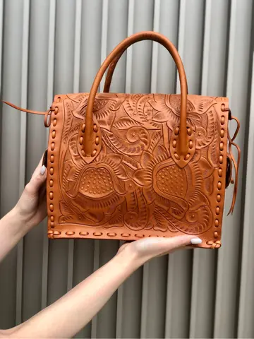 Carving Tribes 村上 麗華 コーディネート画像