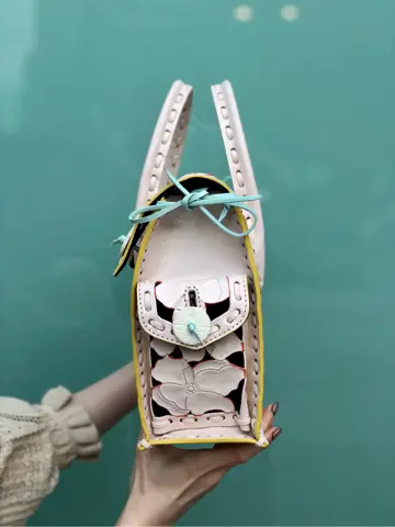 Carving Tribes 村上 麗華 コーディネート画像