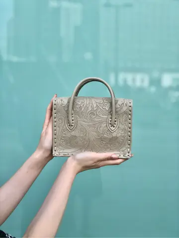 Carving Tribes 村上 麗華 コーディネート画像