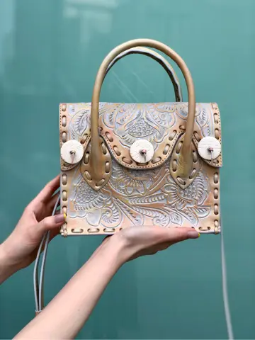 Carving Tribes 村上 麗華 コーディネート画像