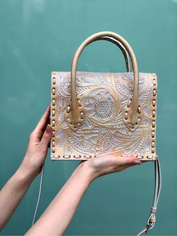 Carving Tribes 村上 麗華 コーディネート画像