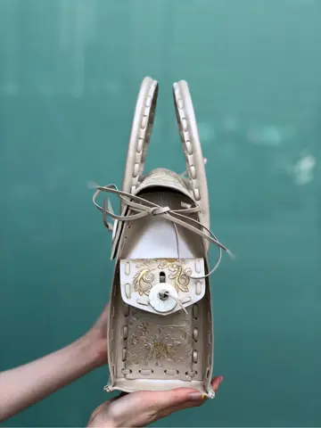 Carving Tribes 村上 麗華 コーディネート画像