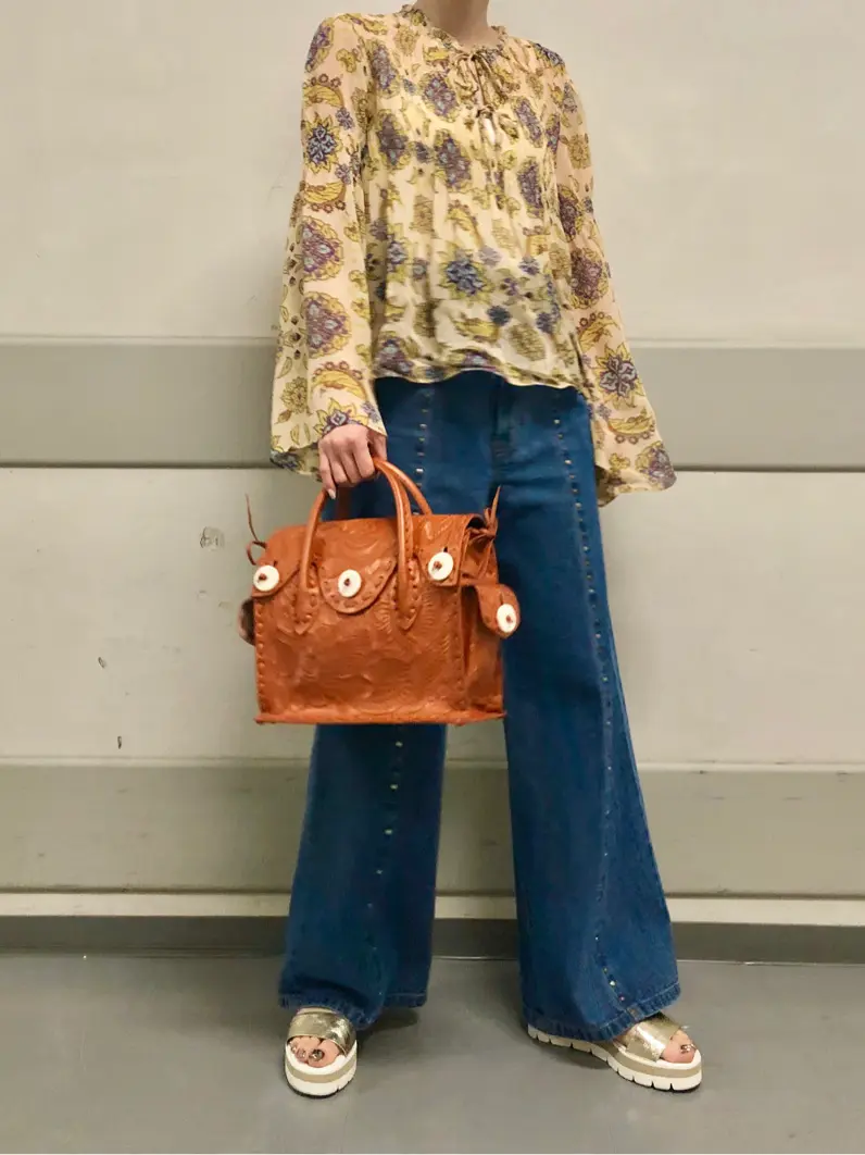 Carving Tribes 村上 麗華 コーディネート画像