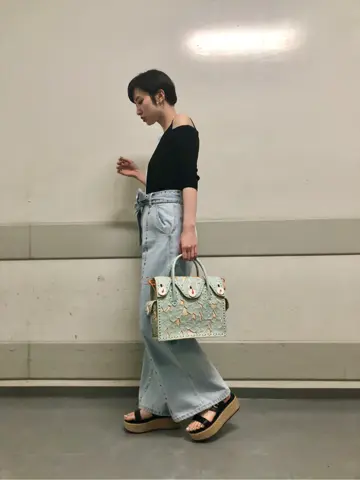 Carving Tribes 村上 麗華 コーディネート画像