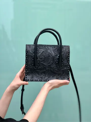 Carving Tribes 村上 麗華 コーディネート画像