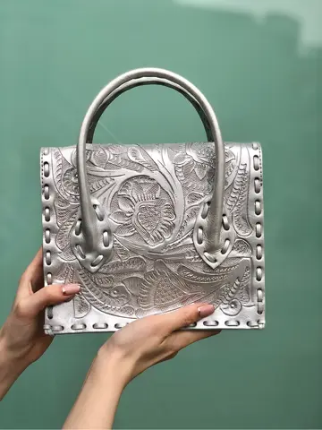 Carving Tribes 村上 麗華 コーディネート画像