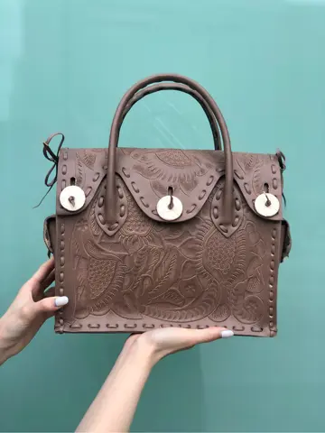 Carving Tribes 村上 麗華 コーディネート画像