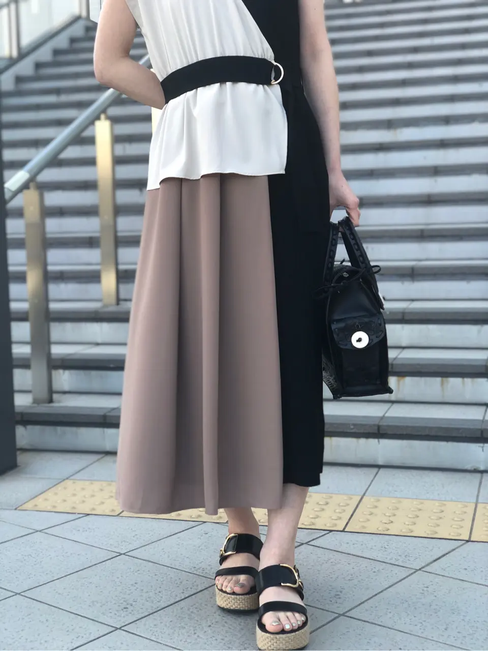 Carving Tribes 村上 麗華 コーディネート画像