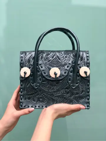 Carving Tribes 村上 麗華 コーディネート画像