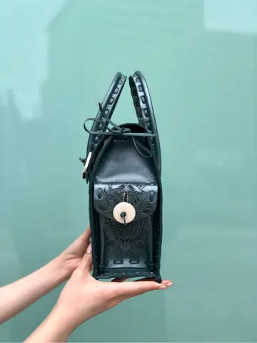 Carving Tribes 村上 麗華 コーディネート画像